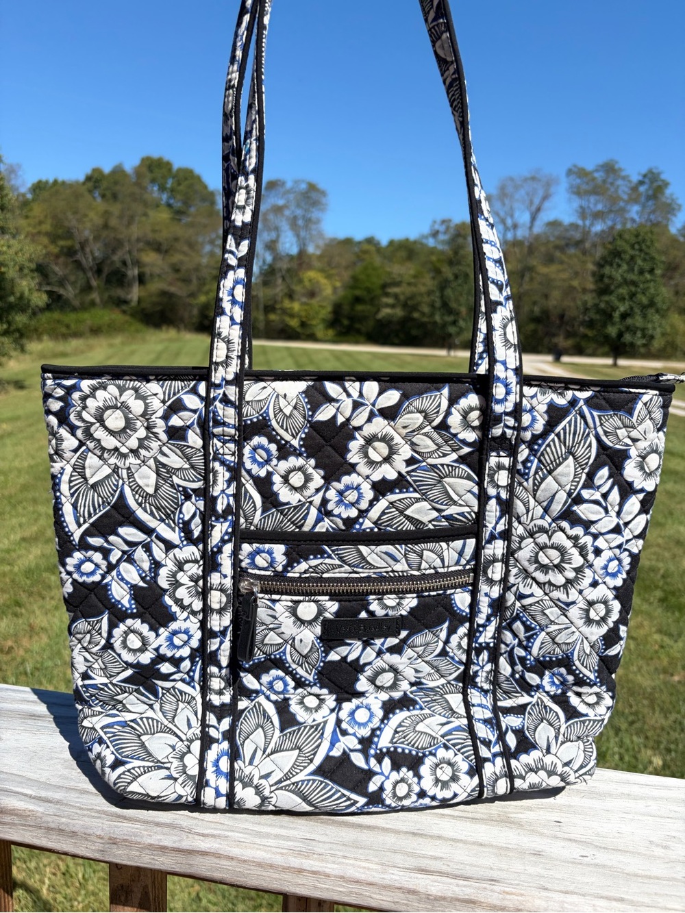 Vera Bradley Villager Top Zip Tote Bag Snow Lotus Pattern Excellent Top Handles